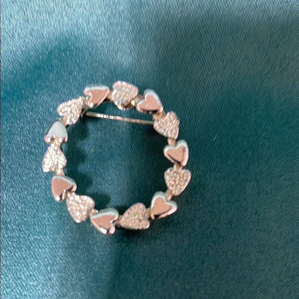 Vintage Elegant Gold Heart Brooch